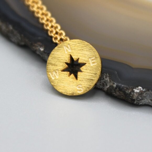 Jewelry necklace pendant with chain compass travel adventure gold tone fashion - Picture 2 of 8
